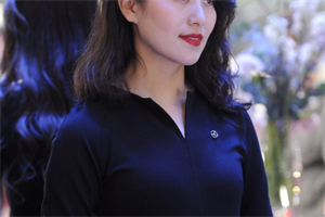 从海上看巴根谷的壮阔日出